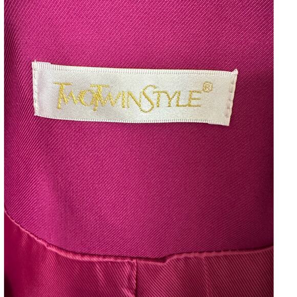 TwoTwinStyle fuchsia two button blazer size Large - Picture 3 of 12